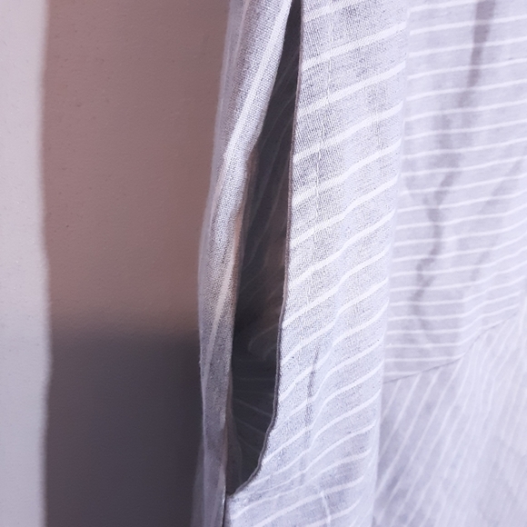 Gray & White Striped Dress WITH POCKETS! Sz M - Picture 6 of 7